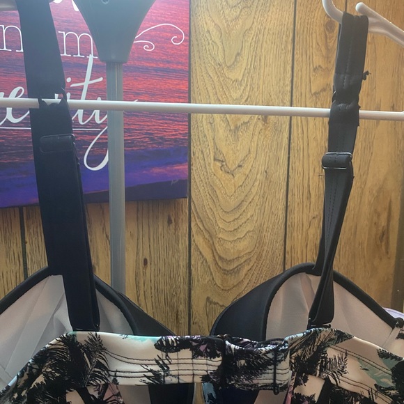 Tropical Print Bathing Suit - Picture 3 of 5